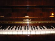 пианино Petrof